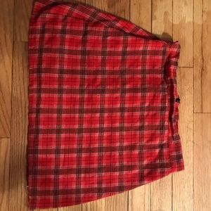 Women’s plaid red, white, and black miniskirt!